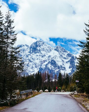 Exploring the Scenic Journey from Chandigarh to Kullu by Cab